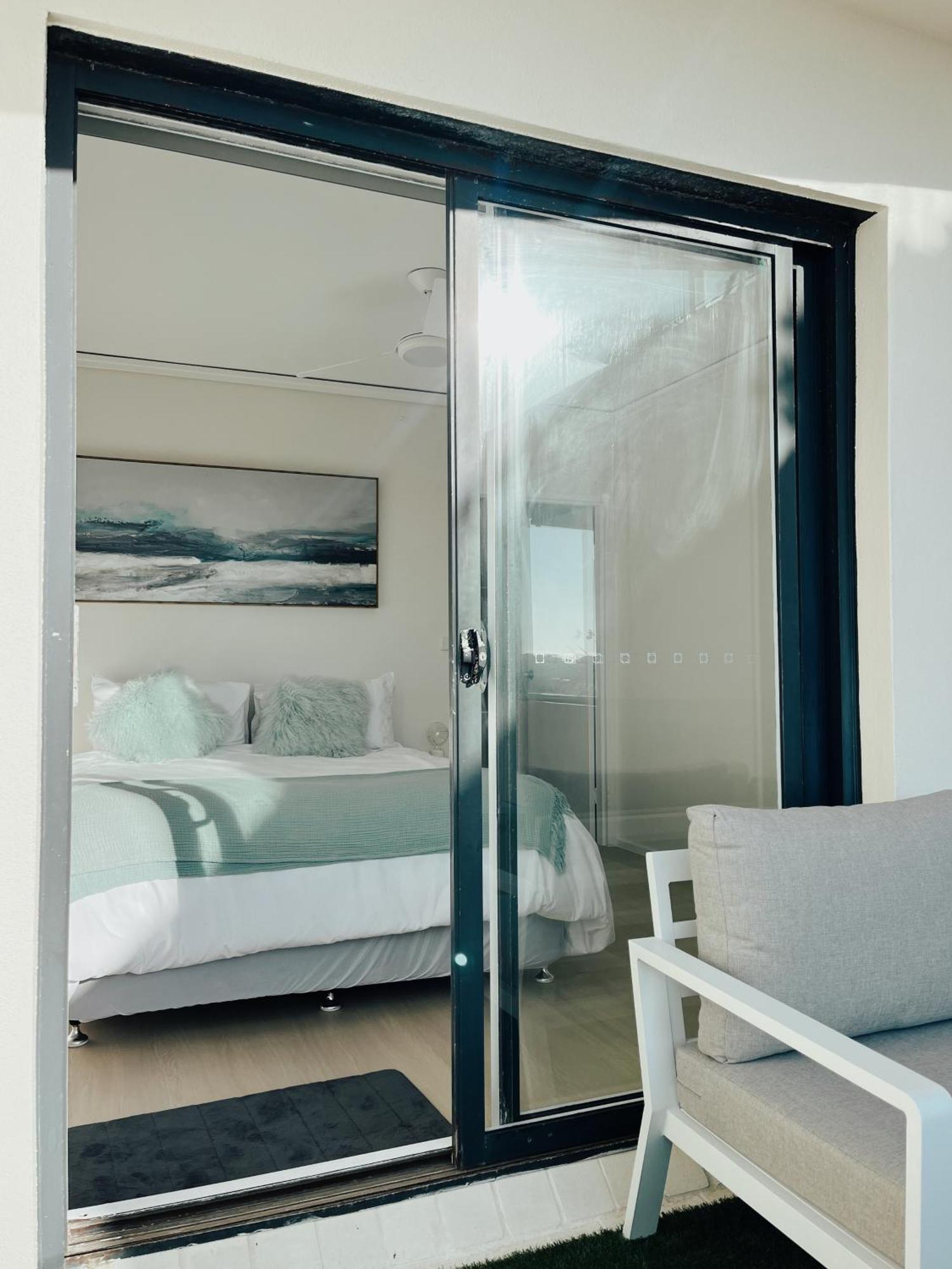 Bondi Beach Waves 2 Beachfront Apartment Sydney Luaran gambar